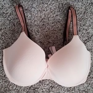 Victoria Secret Bra- Like New!